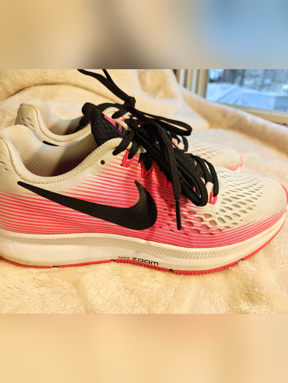 Nike Air Zoom Pegasus 34 in the "Hyper Pink" colorway. Women's Sz 7.5 Running